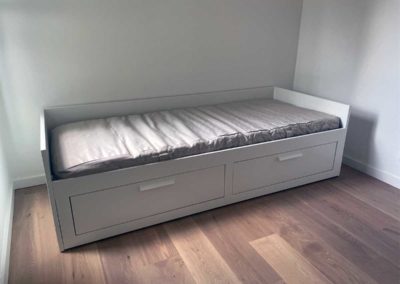 Montage et assemblage d'un lit Ikea FLEKKE