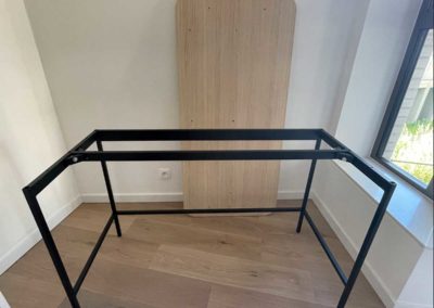Montage et assemblage d'un bureau, 2