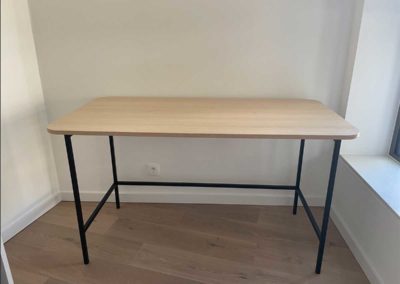 Montage et assemblage d'un bureau, 3